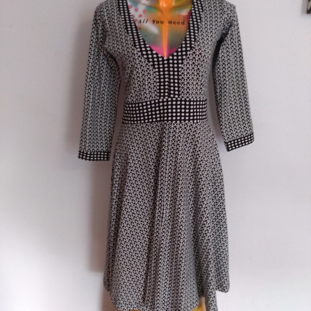 WOMANS CLOTHING - Picture 14 of 16